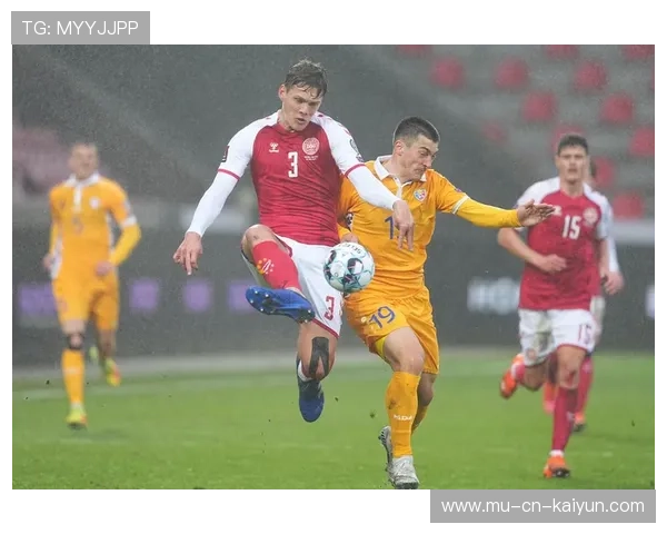 西格尔德松在巴黎奥运会手球比赛中展现出出色的临场指挥能力，西格德 奥尔森