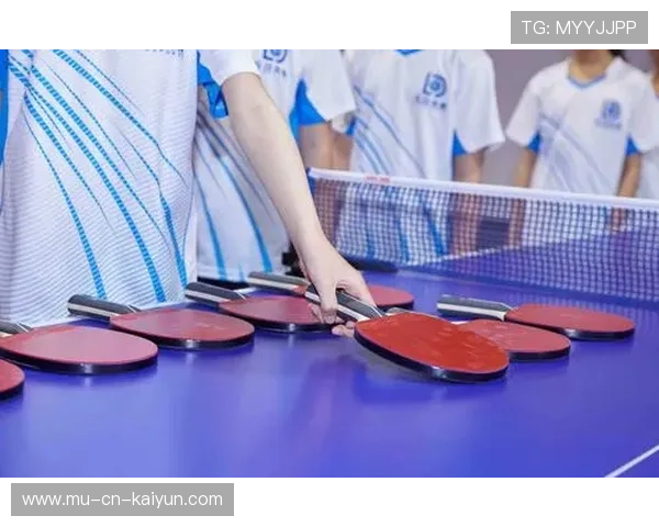 乒乓球俱乐部推动青少年训练营的师资培训与质量保障，暑期乒乓球培训班