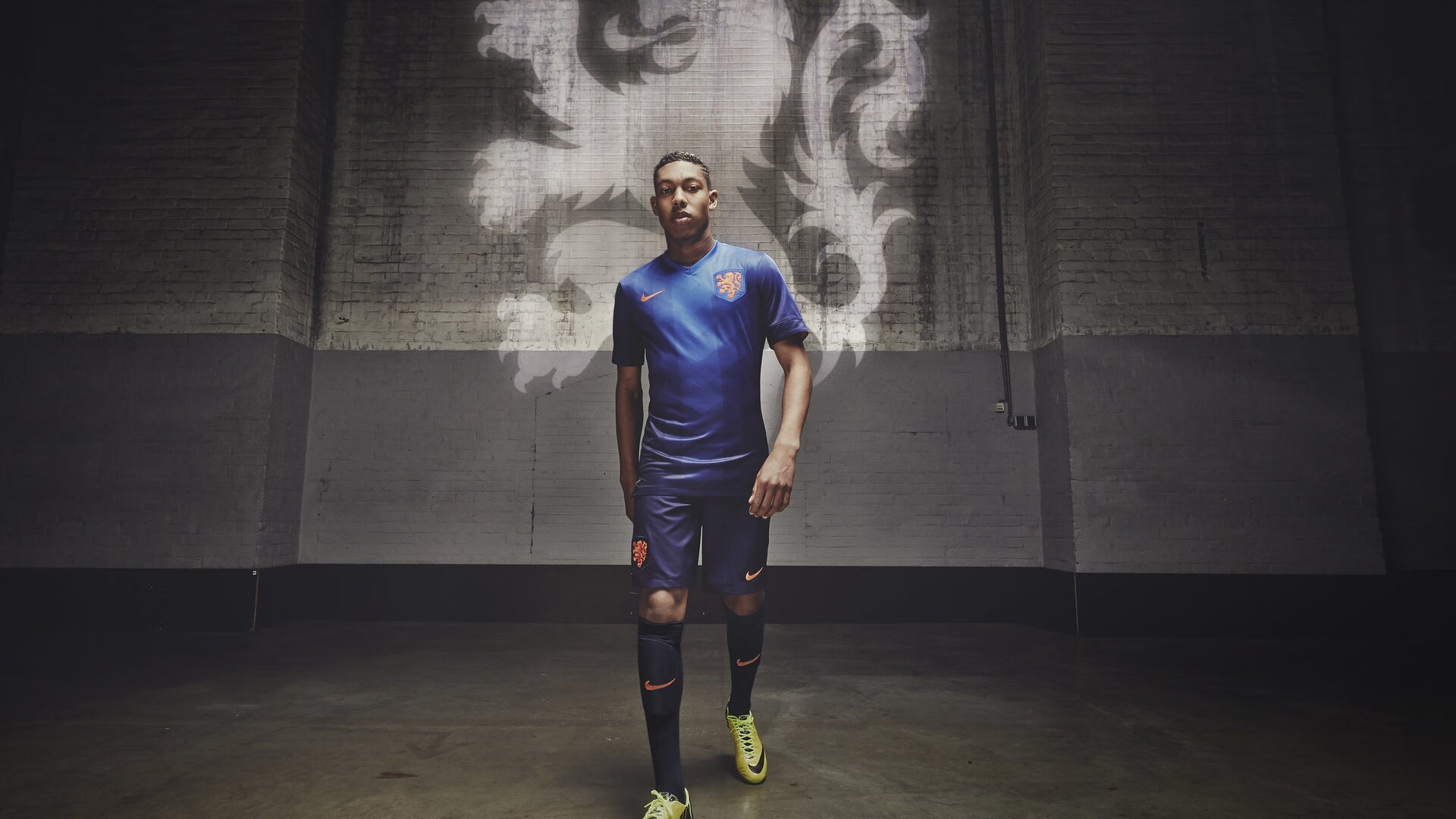 曼联传中质量提升带动中路进攻,效力过曼联的传奇